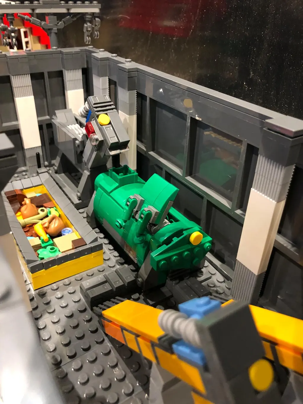 Green processing machine at the heart of the brick sorting centre